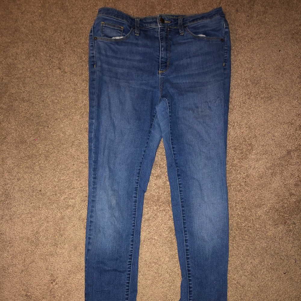 Universal Thread Jeans